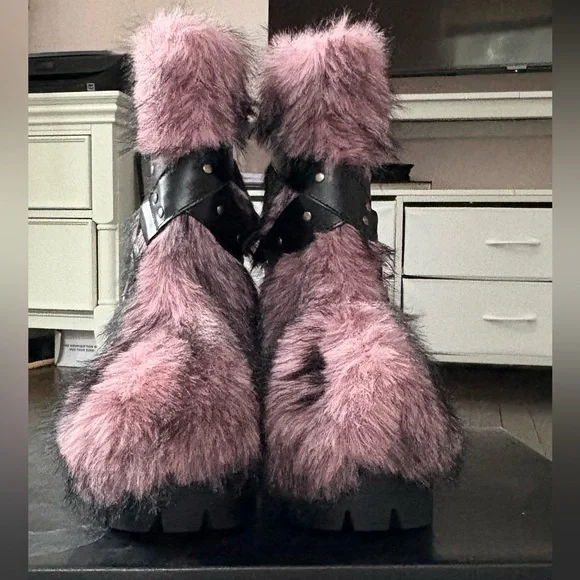 DollsKill |NWB Club Exx Pink Faux Fur Wild Instincts Y2K Goth Grunge Rave Boots - Picture 8 of 12